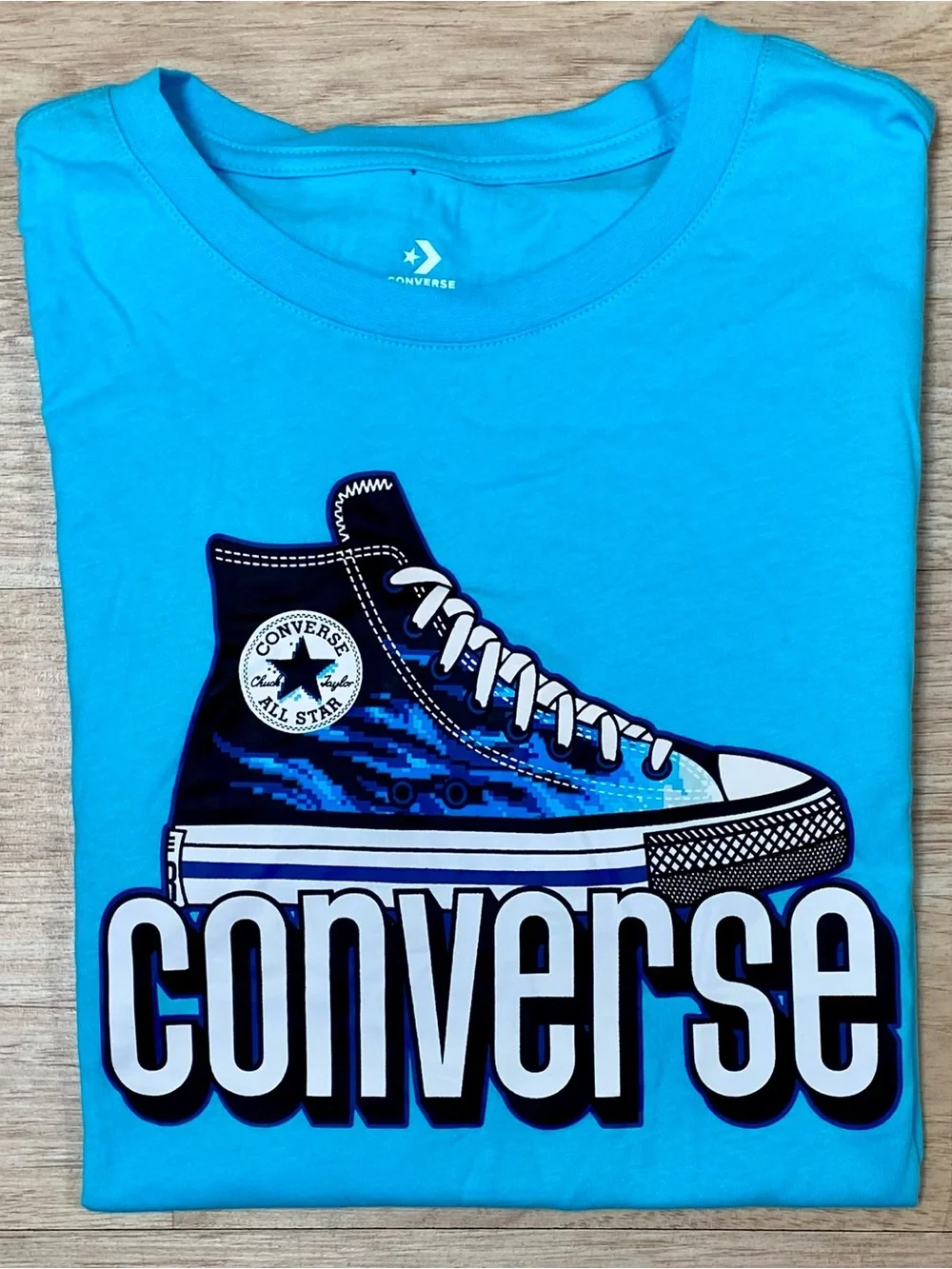 Converse T-Shirt Boys XL Bleached Cyan Blue Short Sleeve Chuck Taylor Tee Shirt